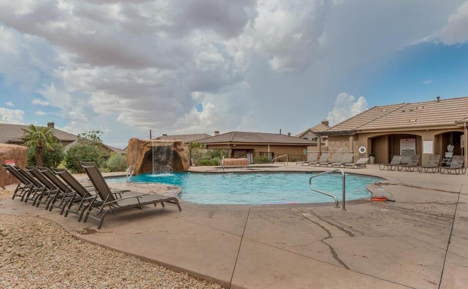 Zion's Point at Coral Ridge Pet Friendly! House in Washington