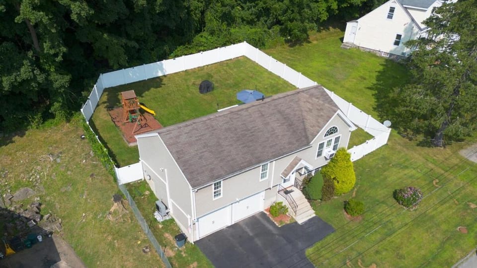 Property building, Neighbourhood, Bird's eye view