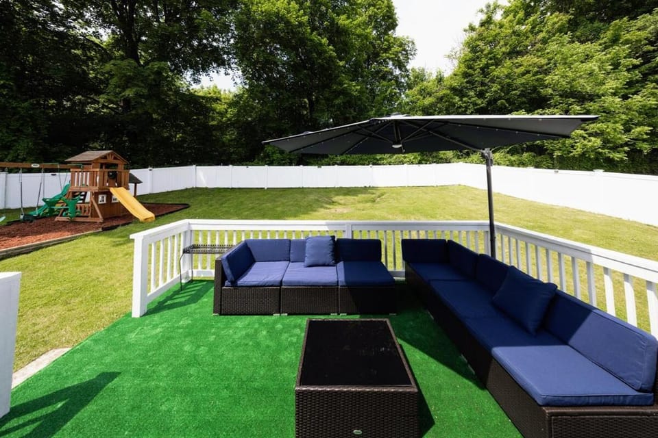 Patio, Balcony/Terrace, Seating area