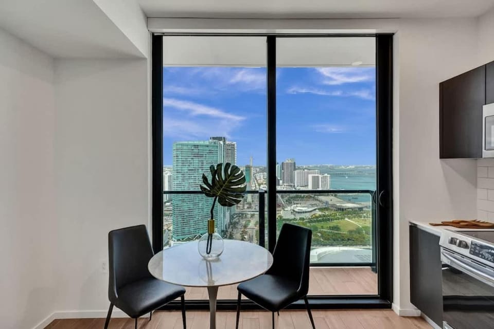 Luxury Miami Studio Bay Views Apartment in Miami