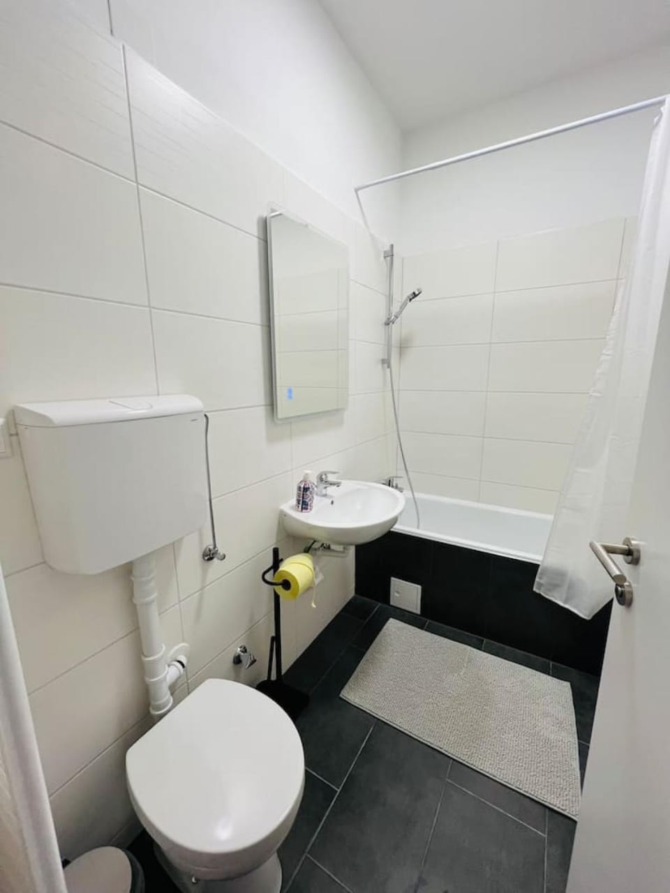 Living Leoben Rebuli - Room in Top 2 room One Apartment in Styria