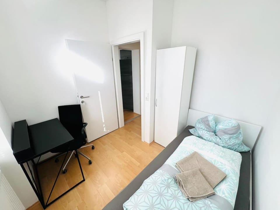 New Modern City Parking Singlesizeroom in Top2 Apartment in Styria