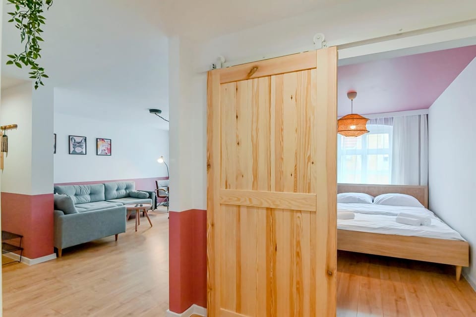 Frenchie w kamienicy Apartment in Poland