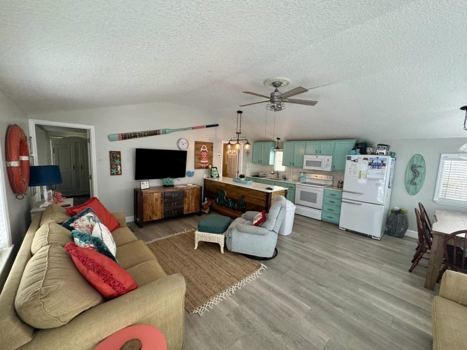 Ocean Lakes, Close to Beach, Golf Cart House in Surfside Beach
