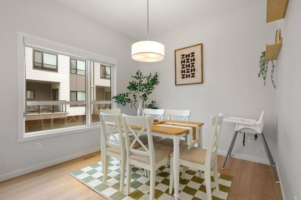 3 Bedroom Luxurious Seton Town Home with Central AC and Lake View House in Calgary