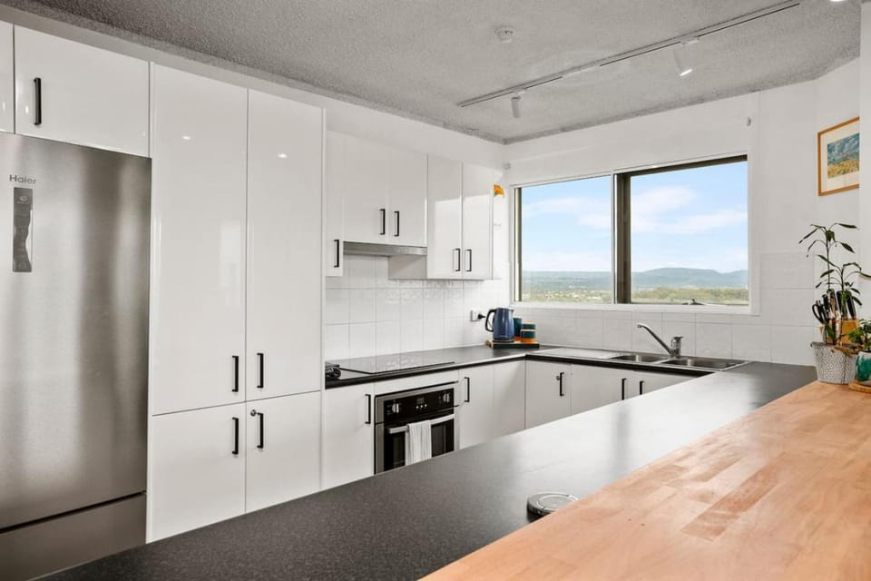 Horizons in Burleigh Views Central Car Park Apartment in Burleigh Heads