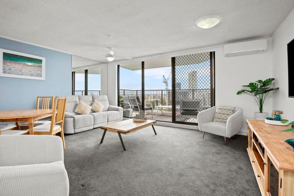Horizons in Burleigh Views Central Car Park Apartment in Burleigh Heads