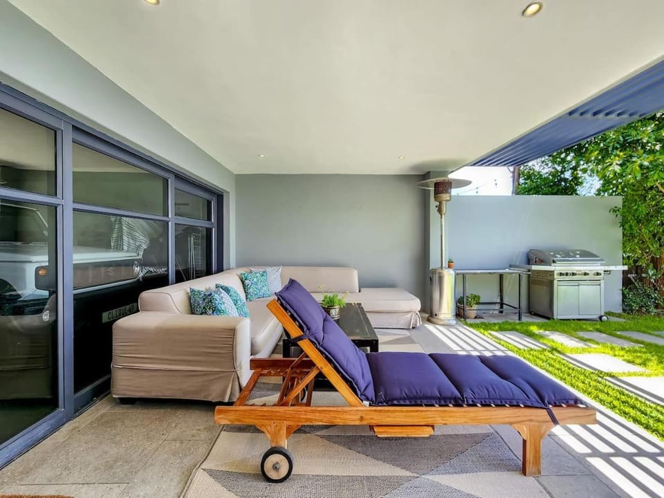 Amazing Condo with Pool Fresnaye Apartment in Sea Point