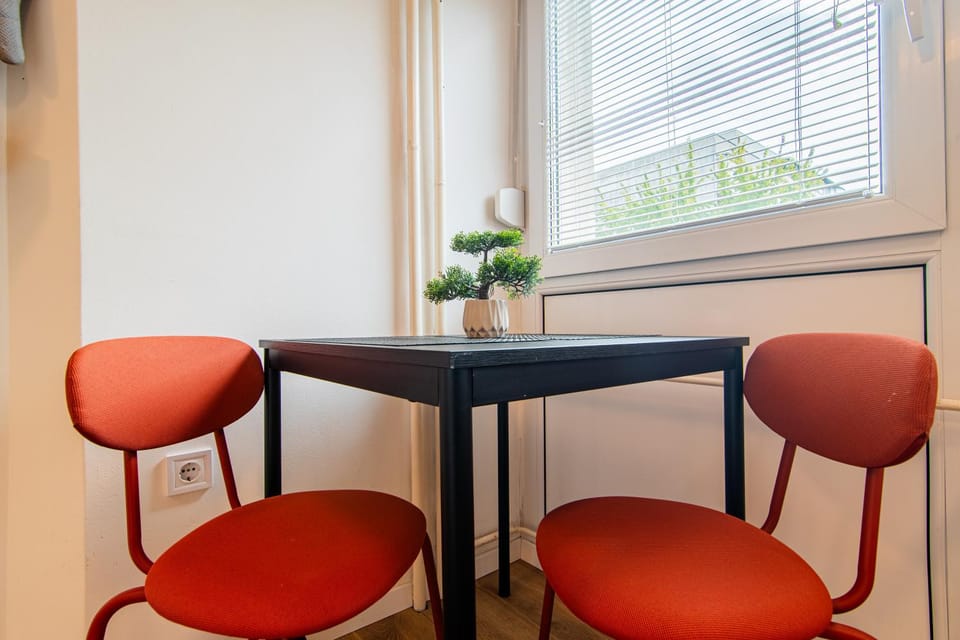 View (from property/room), Decorative detail, Seating area, Dining area