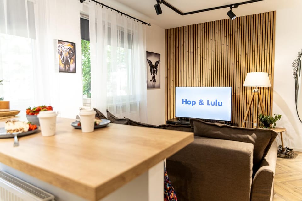 TV and multimedia, Living room, Dining area