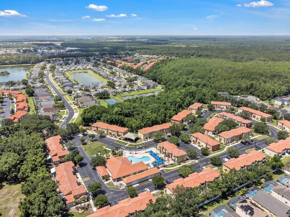 Neighbourhood, Street view, Swimming pool, Location