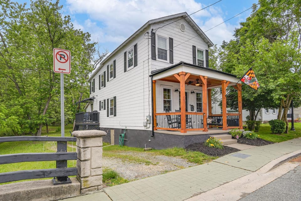 Walk to Town & River: Charming Home in North East! House in North East