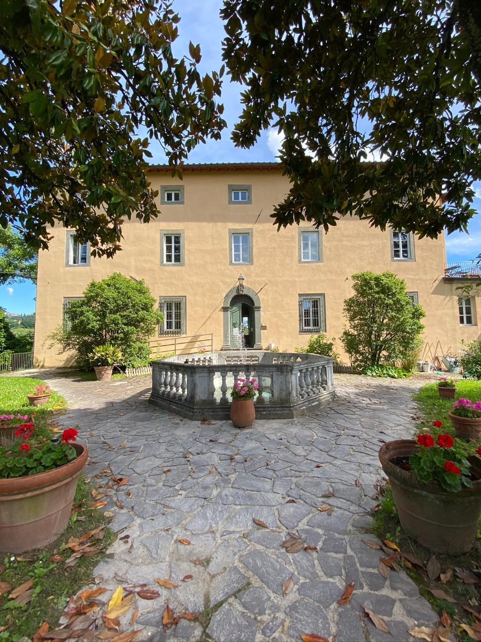 Facade/entrance