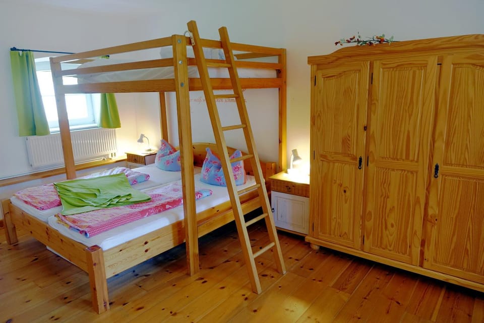 Photo of the whole room, bunk bed