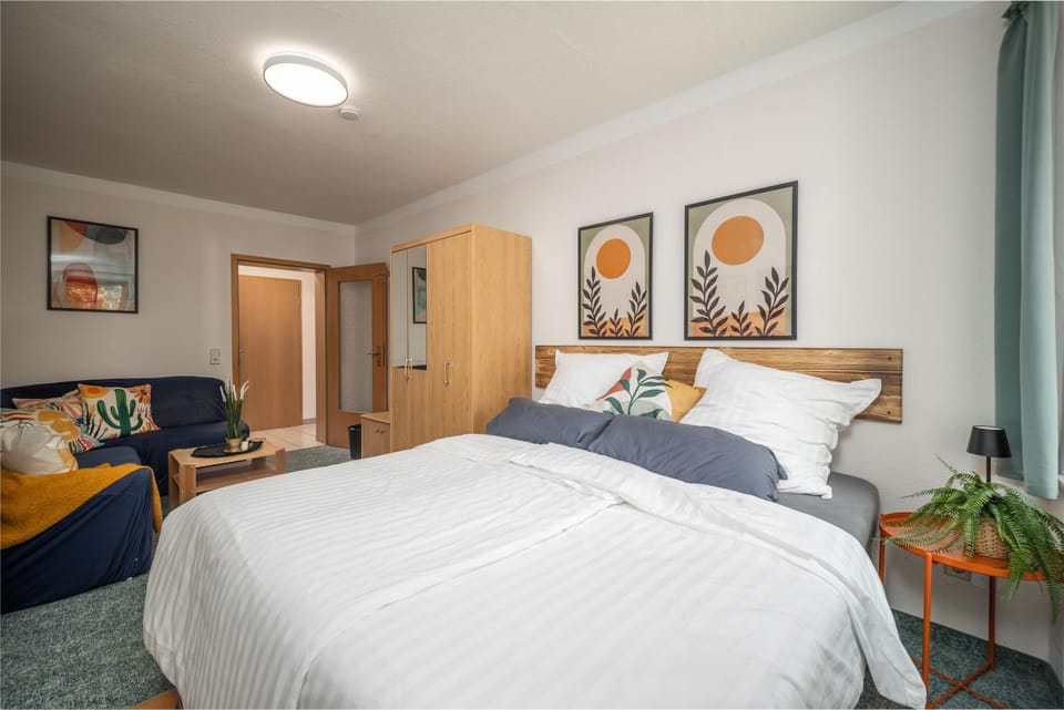 Bed, Photo of the whole room, Seating area, Bedroom, wardrobe
