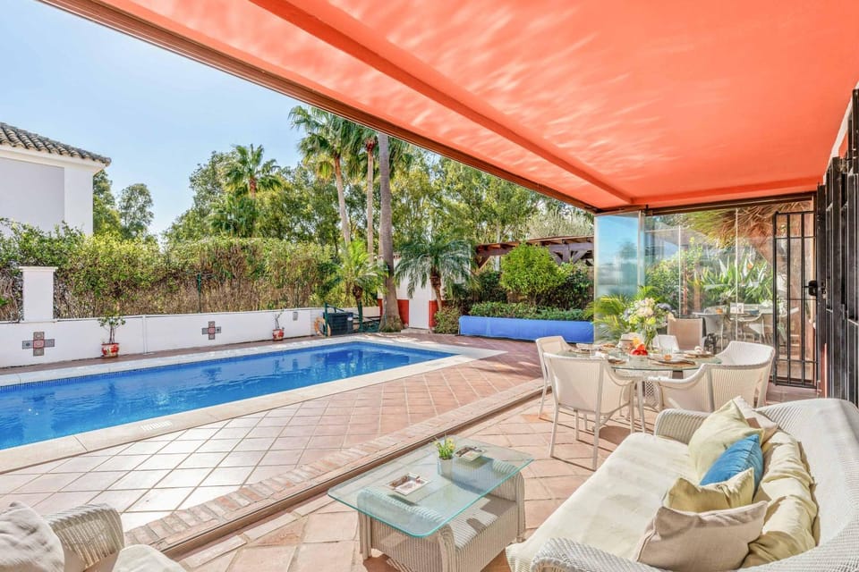 Property building, Balcony/Terrace, Other, Seating area, Swimming pool