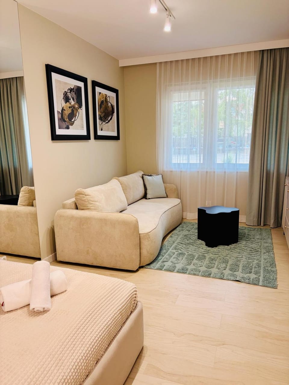 Living room, Seating area