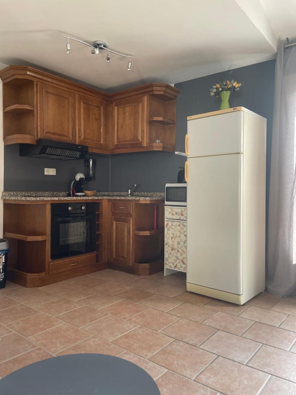 Kitchen or kitchenette, oven, stove