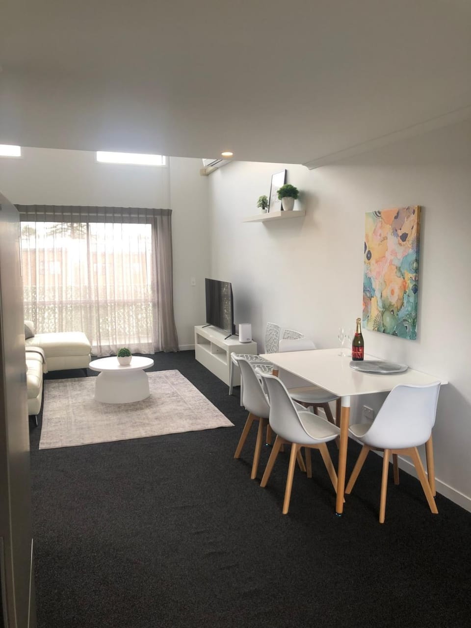 TV and multimedia, Living room, Dining area