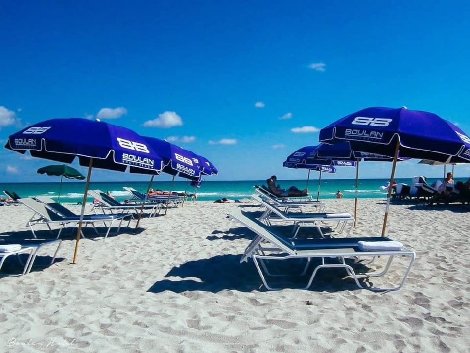Large Beach Suite Rooftop Pool by Convention Center House in South Beach Miami