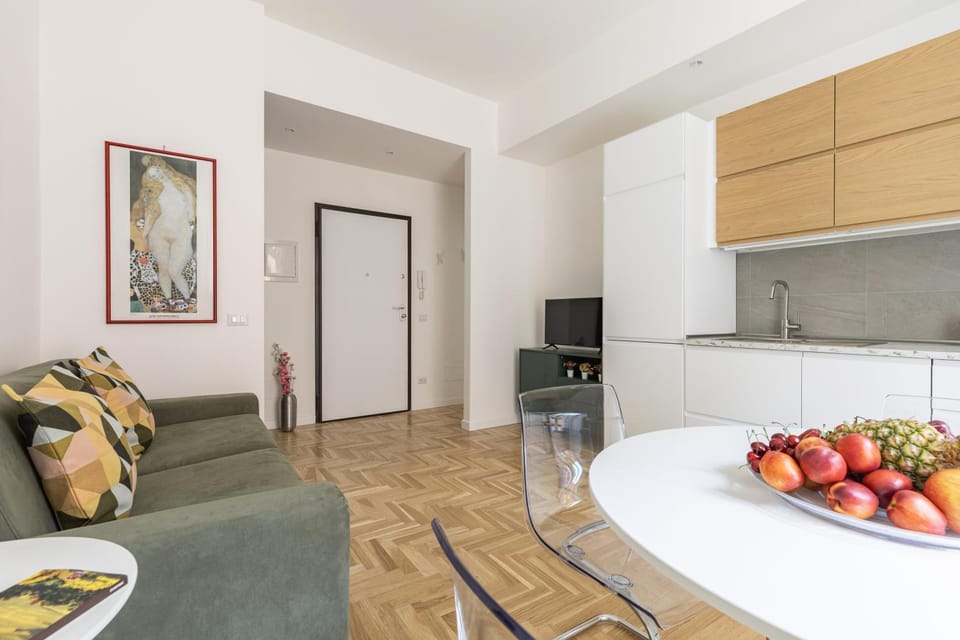 TV and multimedia, Kitchen or kitchenette, Living room, Dining area