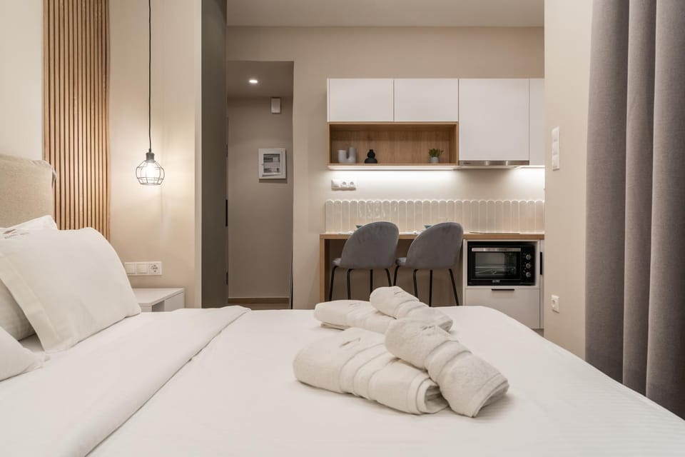 Bed, Kitchen or kitchenette, Photo of the whole room, Bedroom, minibar, stove, towels