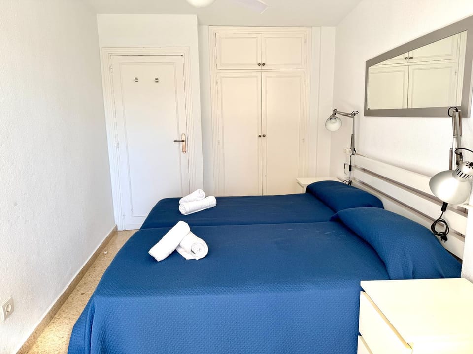 Bed, Photo of the whole room, Bedroom, wardrobe