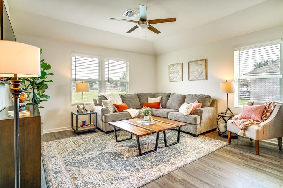12 Mi to Avery Island: Spacious Family Home! House in New Iberia