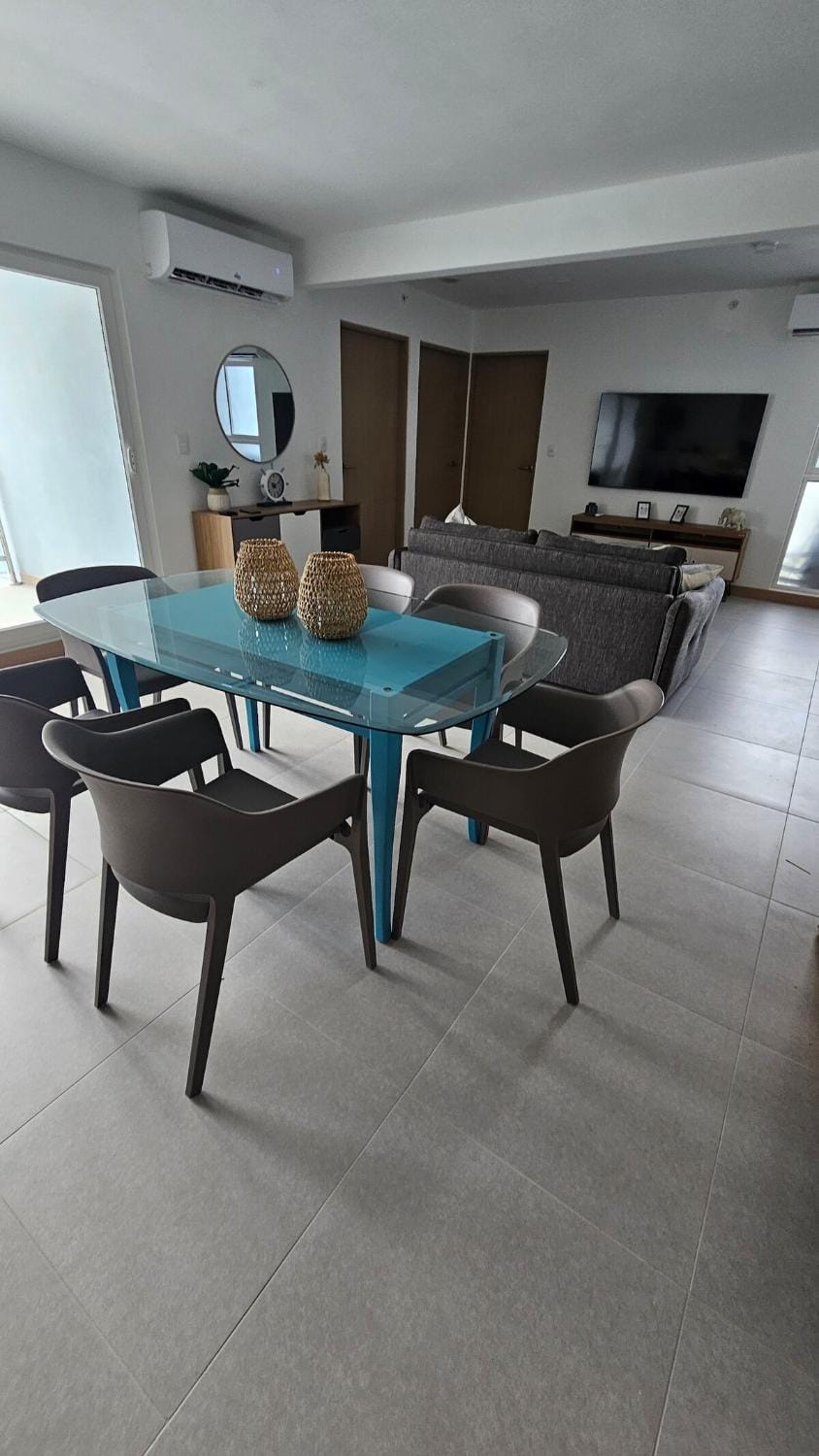 Living room, Dining area