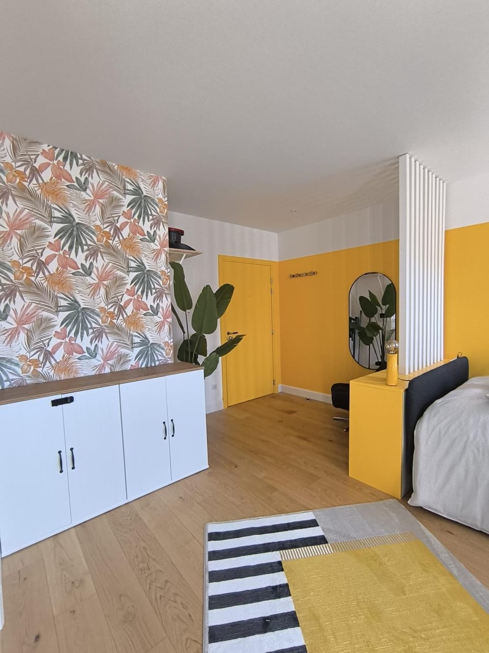 Bed, Photo of the whole room