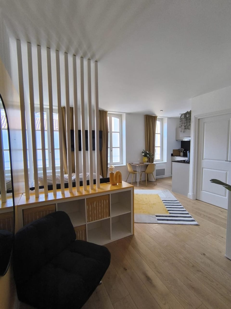 TV and multimedia, Seating area