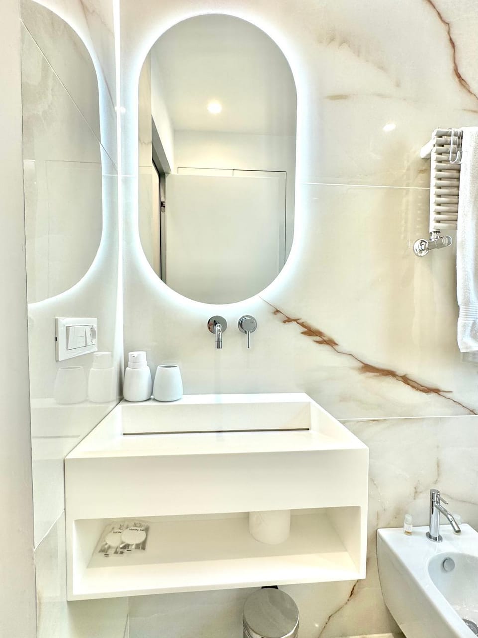 Bathroom, towels