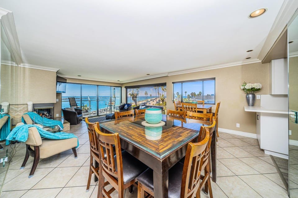 Ocean Vista Penthouse 2 House in Mission Beach