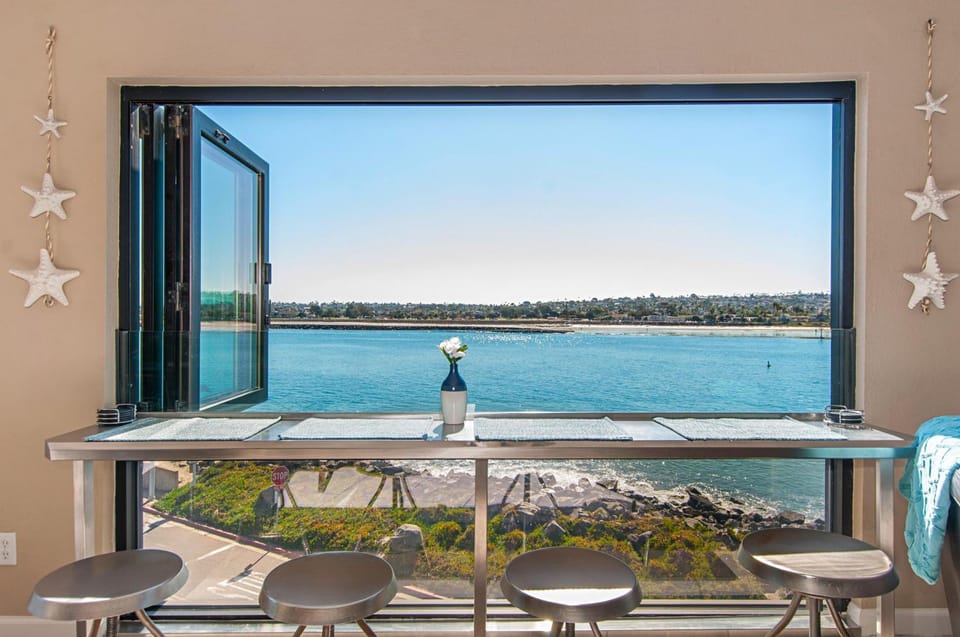 Ocean Vista Penthouse 1 House in Mission Beach