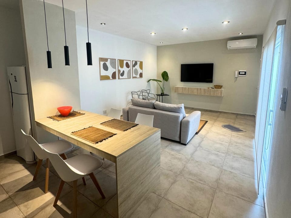 Communal lounge/ TV room, Kitchen or kitchenette, Living room, Dining area