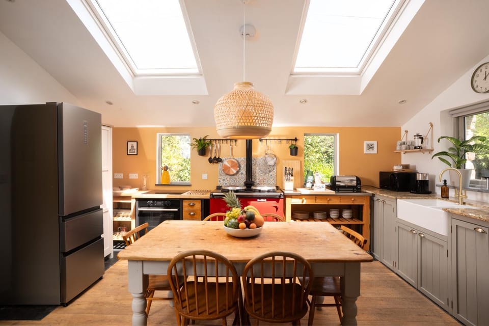 Dining area, kitchen