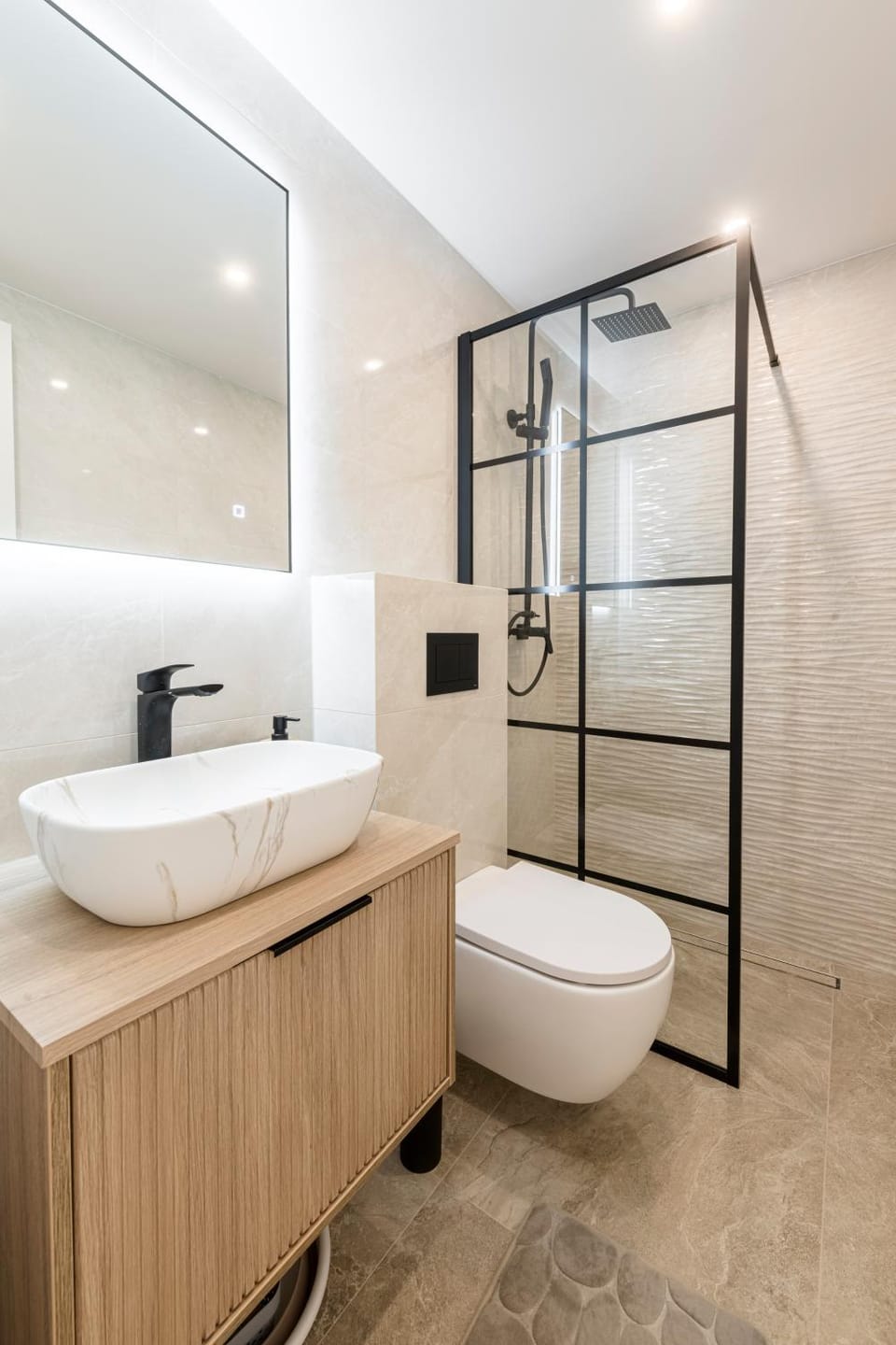 Shower, Toilet, Bathroom, towels
