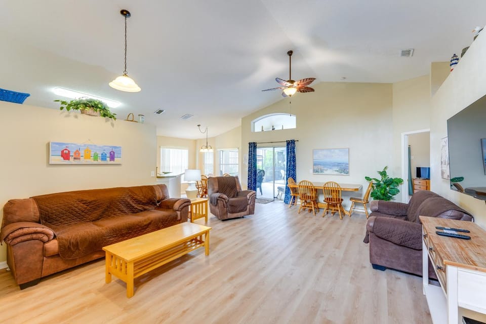 Family Home w/ Pool: Visit Disney & Orlando Parks! House in Polk County