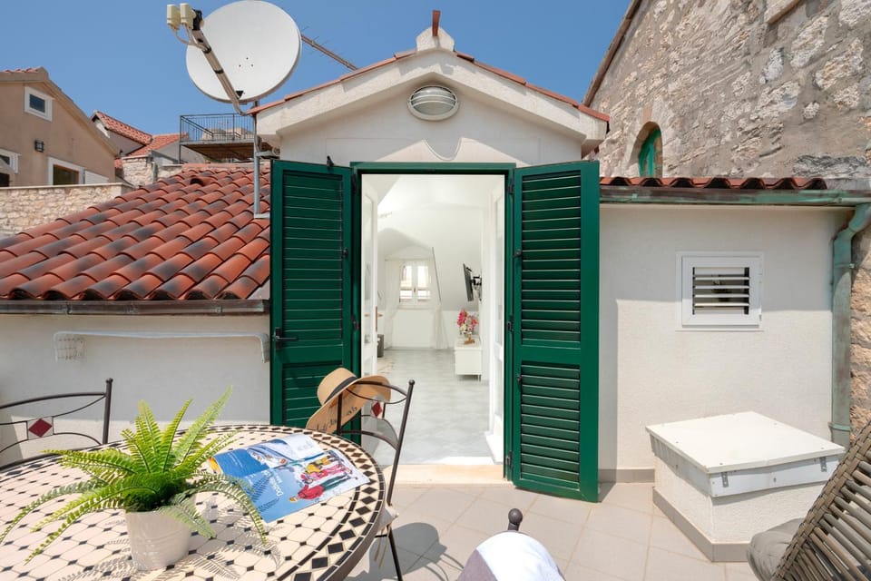 Main Square Loft - ZF Hvar Apartment in Hvar