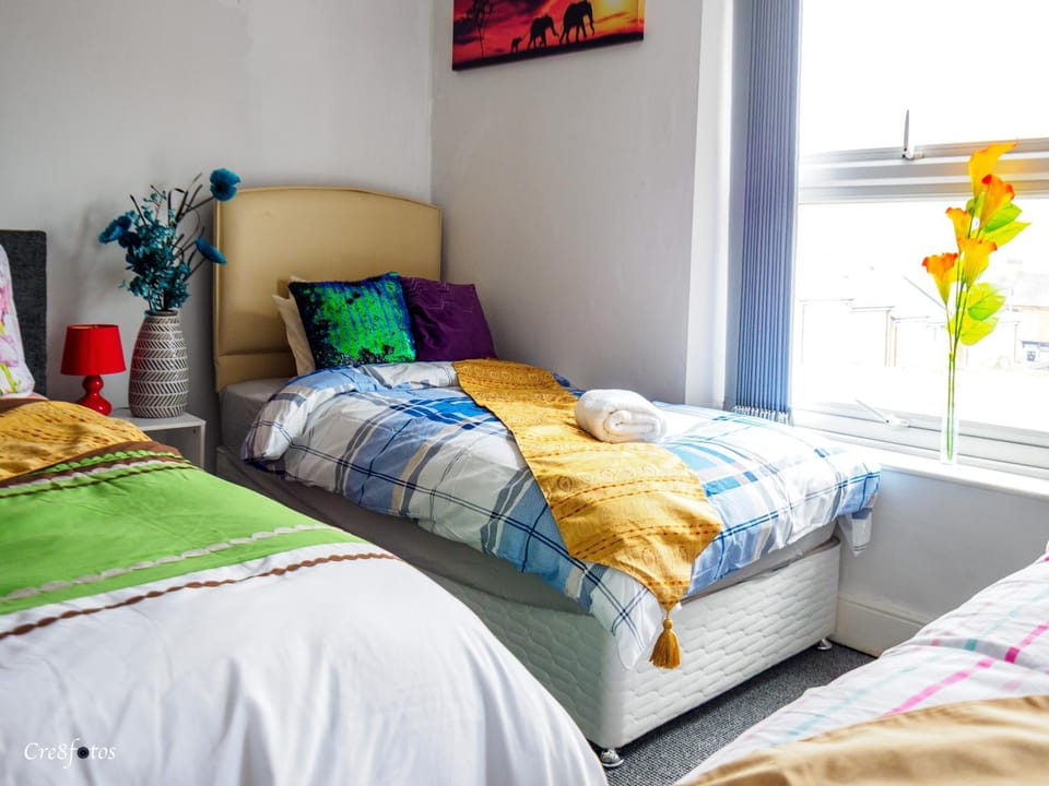 Bucknall Lodge Hanley Family Room 4 Bed and Breakfast in Stoke-on-Trent