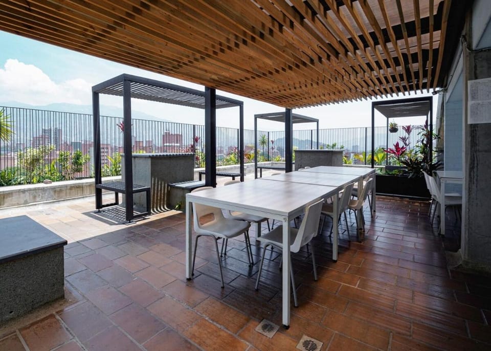 Cozy and Bright Studio Loft in Central Laureles Apartment in Medellin