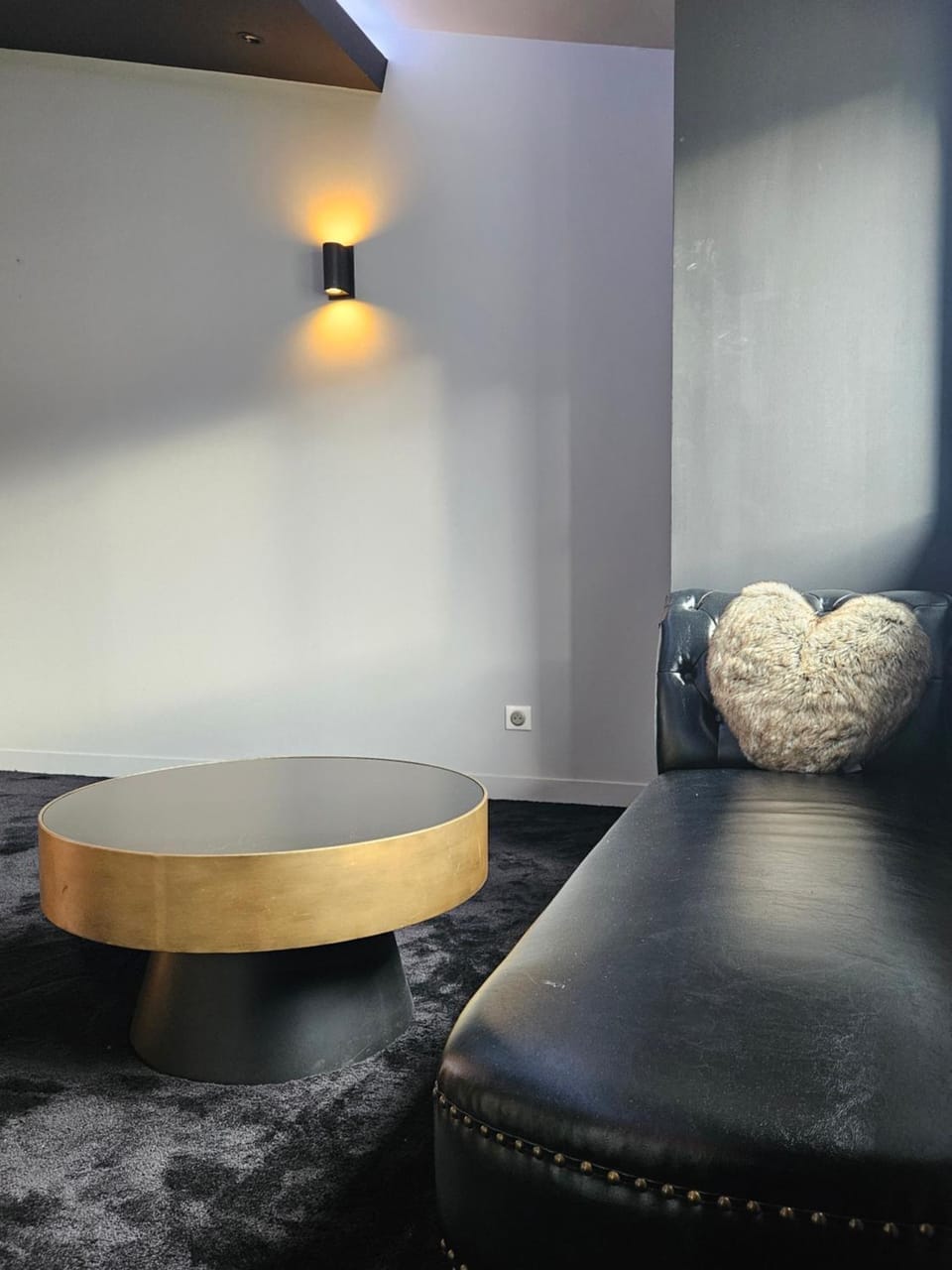 Love Room Le Jardin D'Éden Apartment in Chambery