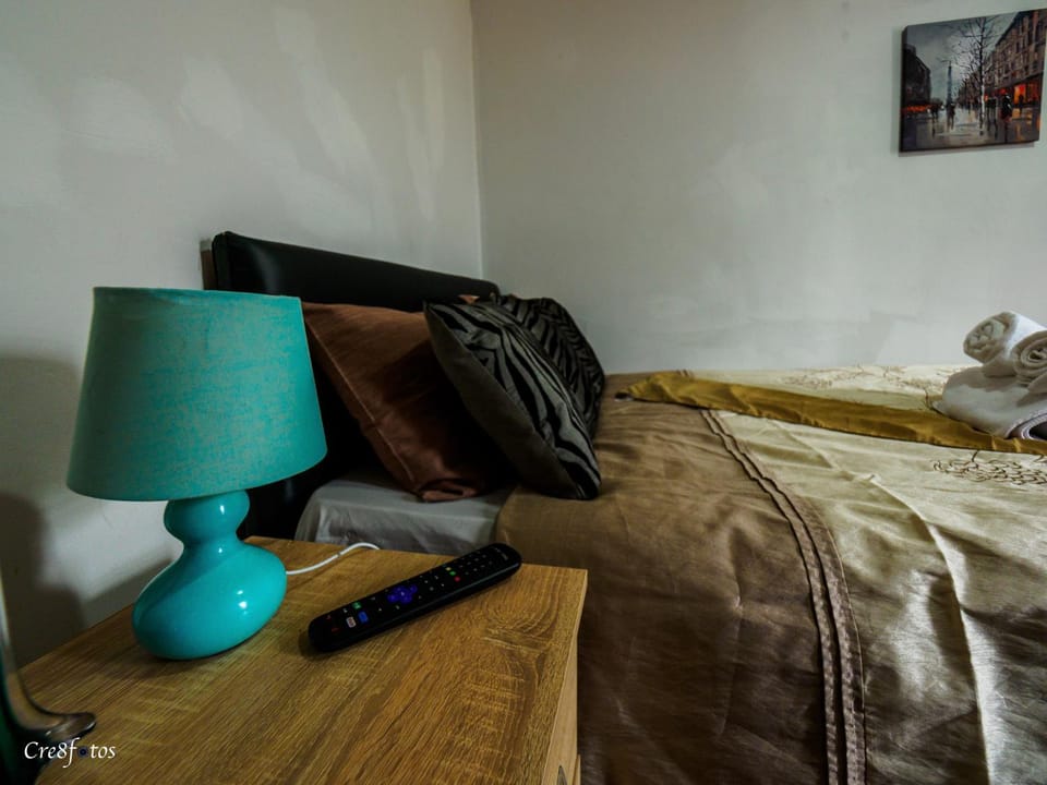 Bucknall Lodge Hanley Family Room 3 Bed and Breakfast in Stoke-on-Trent