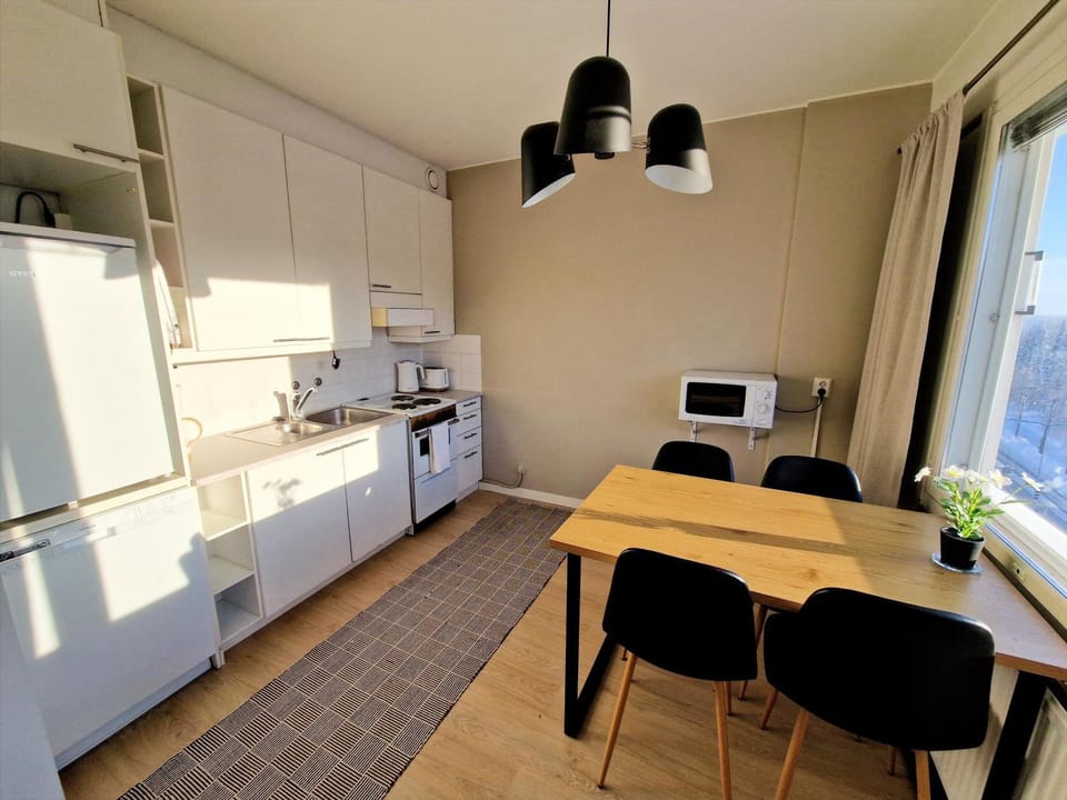 Dining area, kitchen