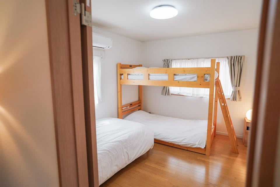 Bed, Photo of the whole room, Bedroom, bunk bed