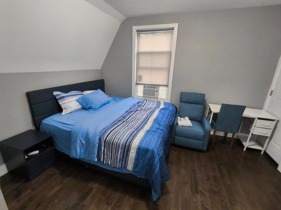 Bed, Photo of the whole room, Bedroom