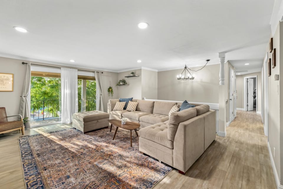 Living room, Seating area