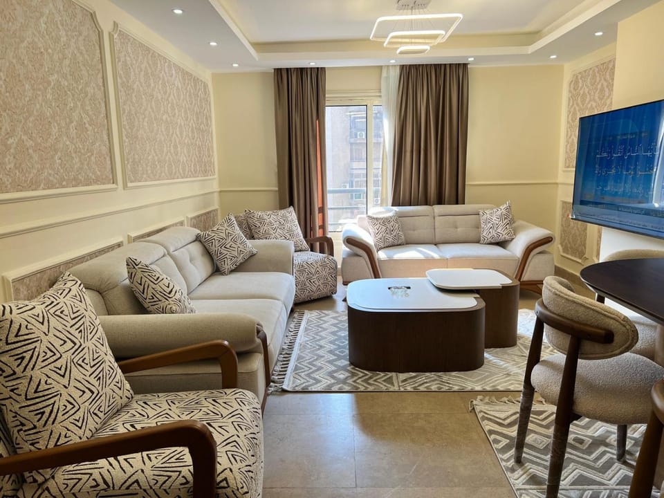 شقه فندقيه بالمهندسين Apartment in Egypt