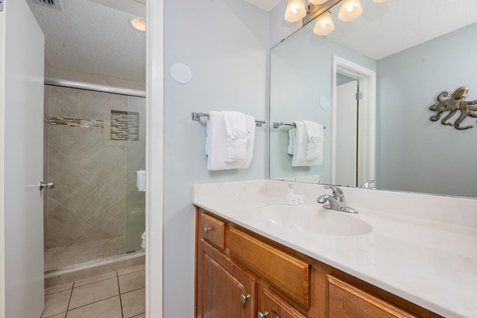 Phoenix X 1104 condo Apartment in Ono Island