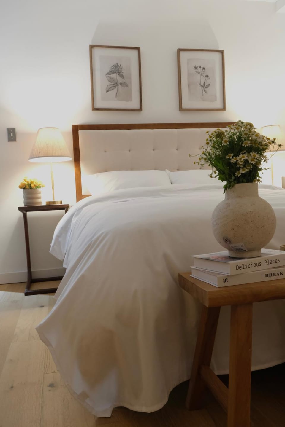 Photo of the whole room, Bedroom